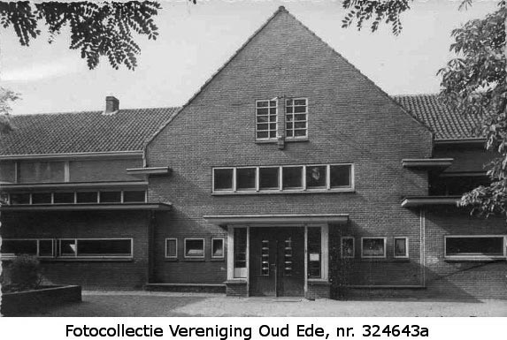 Afbeelding archief stichtingerfgoedede.nl - maandereind_openbare_lagere_school.jpg